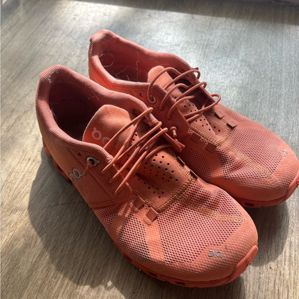 On Cloud Women’s S 7.5